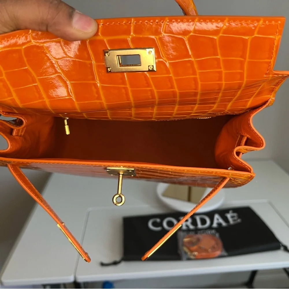 BNWT Cordae New York Orange Crocodile-Embossed Satchel with Gold Hardware - Picture 7 of 9